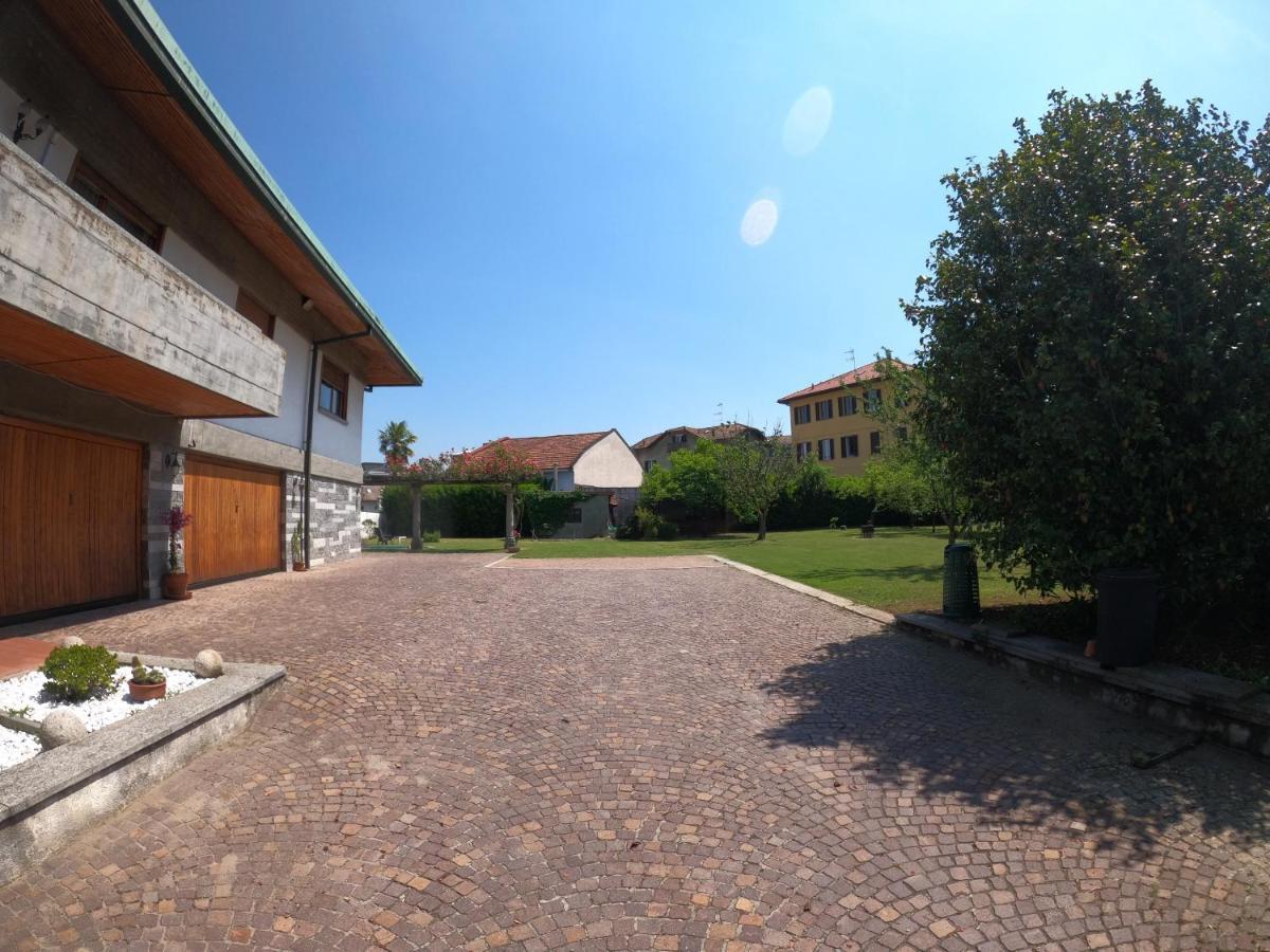 Bella Vita Guesthouse -Parcheggio Privato Interno Arona Eksteriør billede