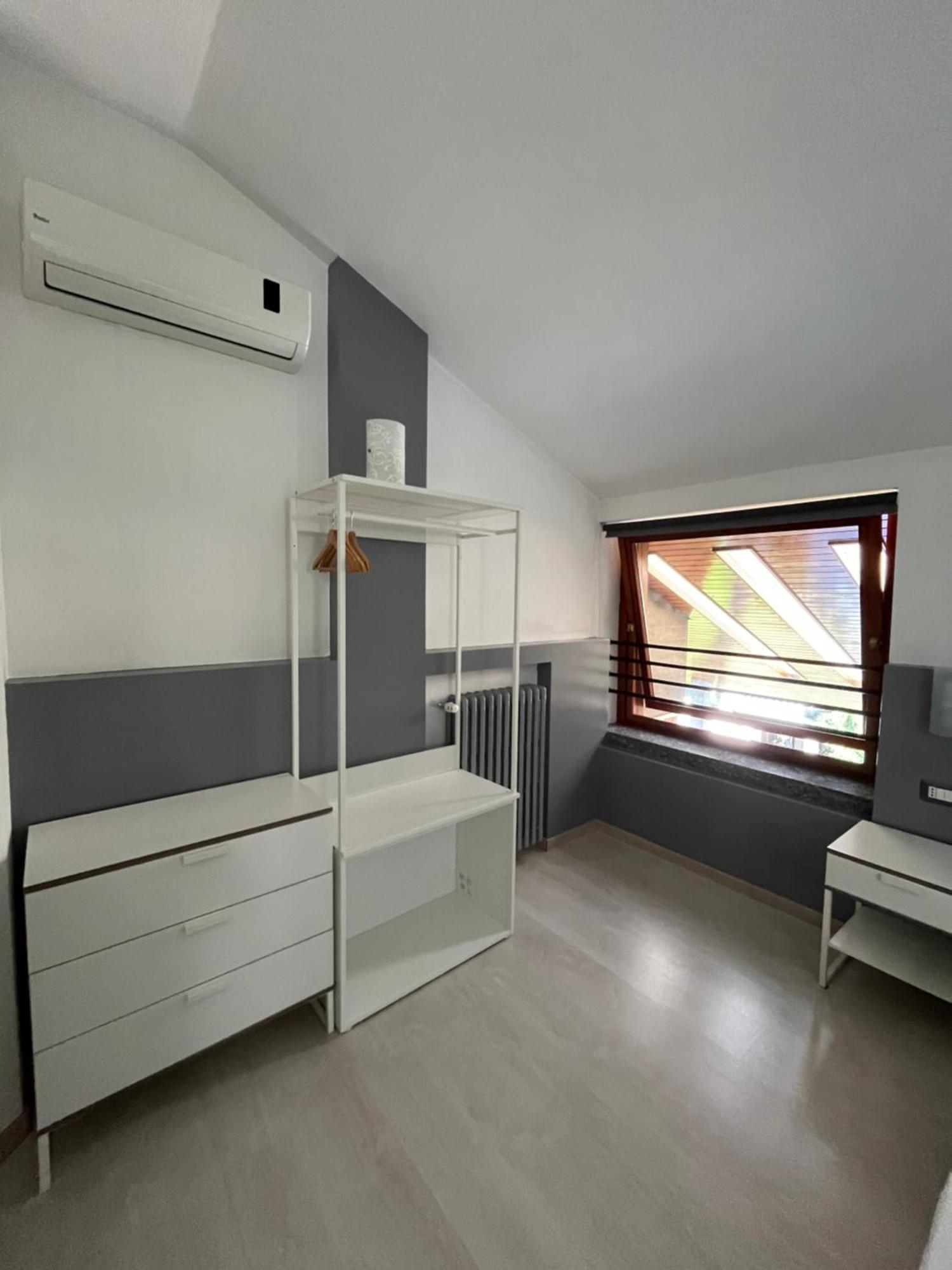 Bella Vita Guesthouse -Parcheggio Privato Interno Arona Eksteriør billede