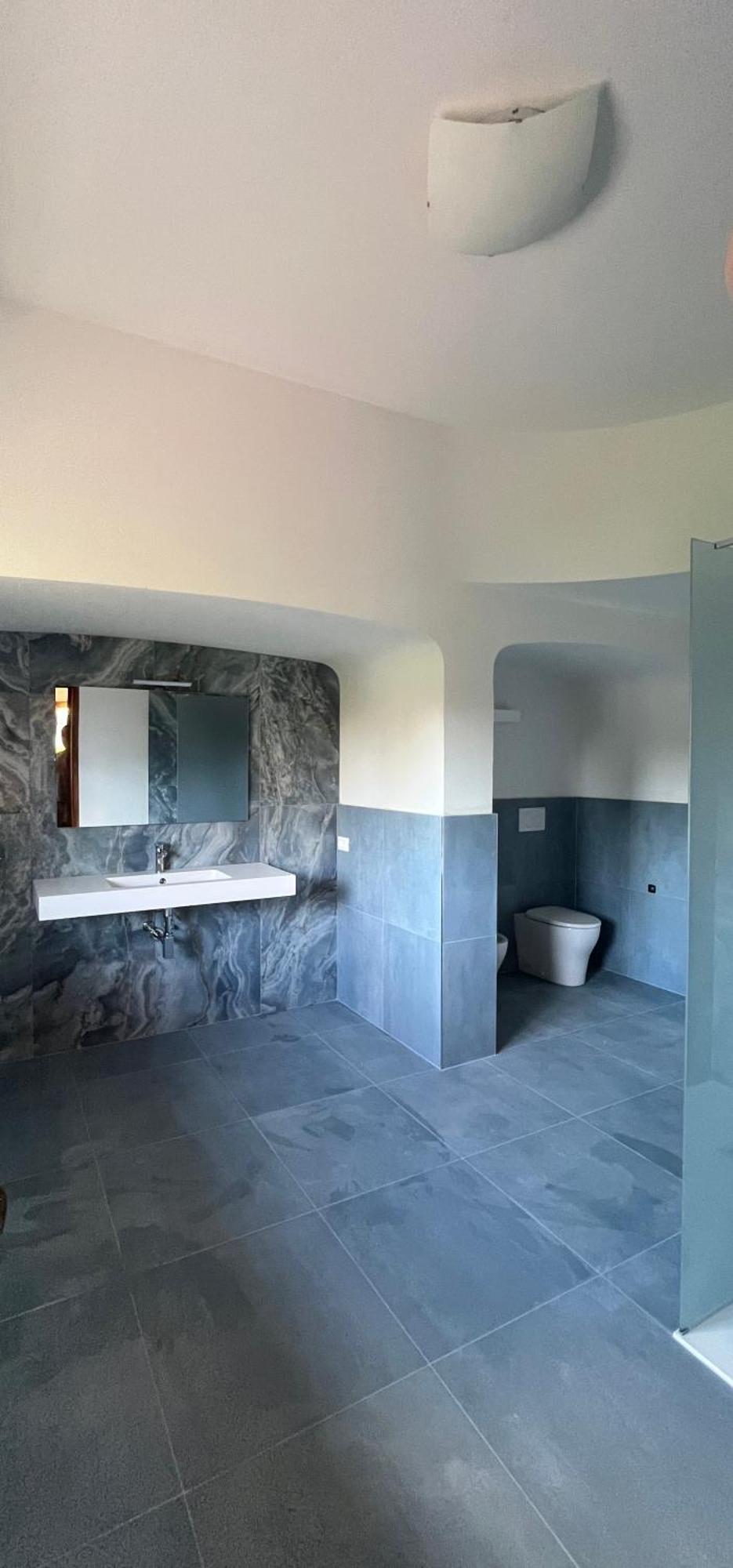 Bella Vita Guesthouse -Parcheggio Privato Interno Arona Eksteriør billede