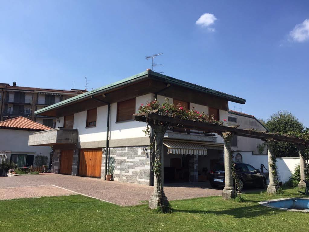 Bella Vita Guesthouse -Parcheggio Privato Interno Arona Eksteriør billede